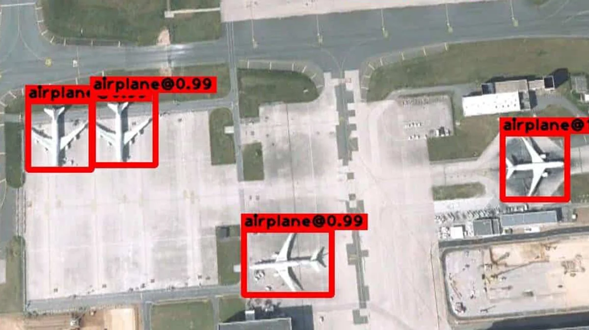 Geospatial airplane detection example 4