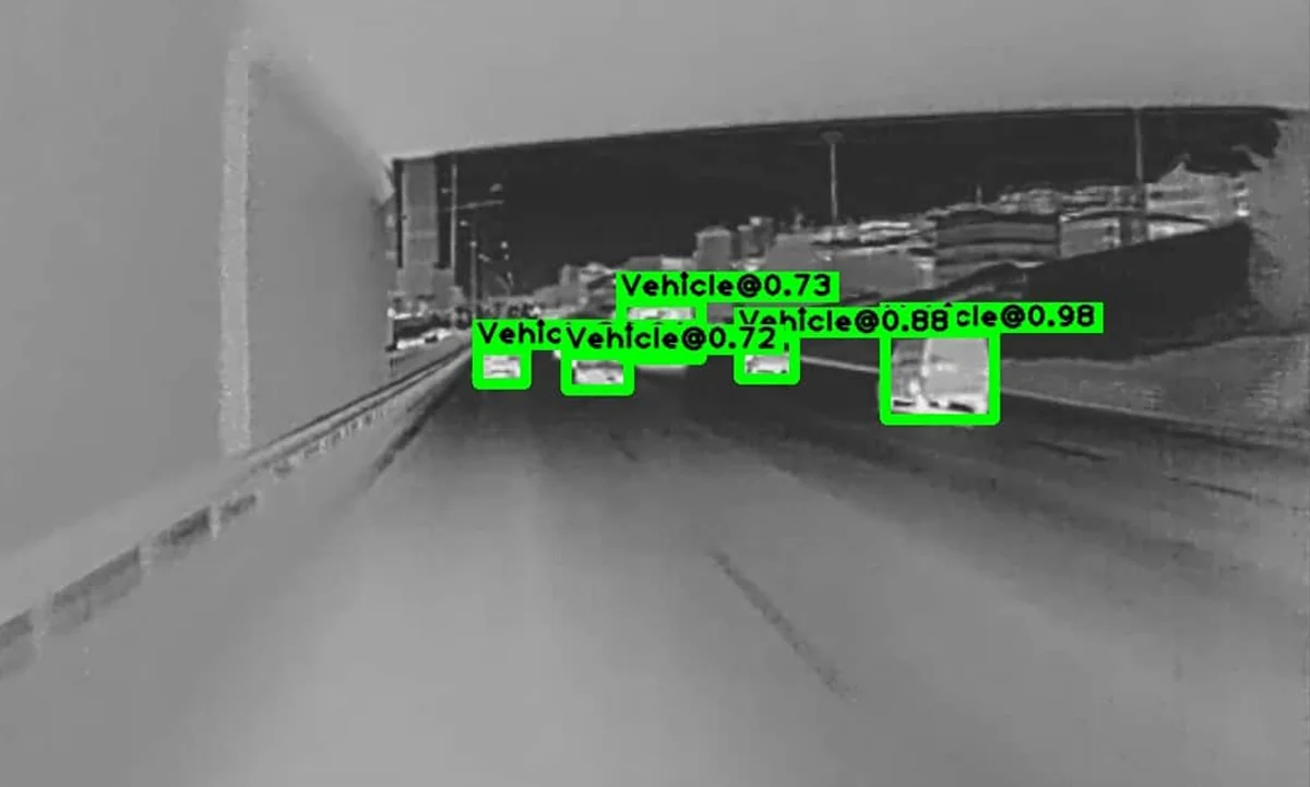 Thermal vehicle detection example 4